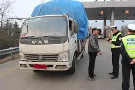 小货车“营运许可证”将被取消，为什么人们鼓掌叫好!图片