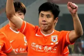 视野、传球、射门俱佳，蒿俊闵让我们看到了中国进军世界杯的希望图片