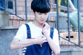 看你男神穿上背带裤是不是帅炸天图片