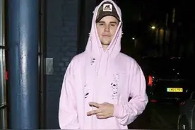 贝克汉姆儿子的偶像竟然是贾斯汀比伯？从穿衣就可以看出来！图片