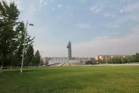 西电军训第一天｜静美的校园，是谁站成一道风景图片