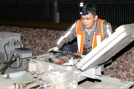 高铁线上的青春之歌--记“北京铁路局十大杰出青年”师敬峰图片