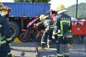 湘潭：三轮摩托追尾货车，驾驶员被卡身亡图片