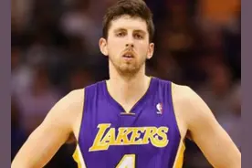 凯利的妻子宣布再次怀孕图片