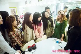 几款萌萌哒的水晶甲让你爱不释手成都美甲化妆培训图片