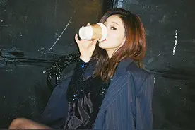 韩国女艺人LEEEL拍杂志写真秀火辣身材图片