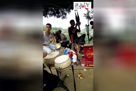 陕北唢呐事务上吹，一吹吹进心那坎坎里！图片