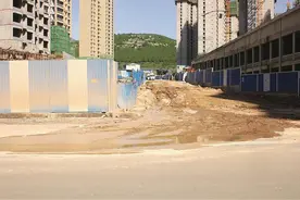 济南凤凰国际北区回访 凤园路泥泞情况仍有存在图片