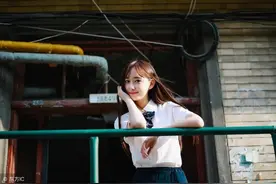 小说：我陪美女同事出差，她带我到处闲逛，我们的关系突飞猛进图片