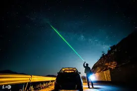 小说：震惊！惊险会隐身的小黄狗图片