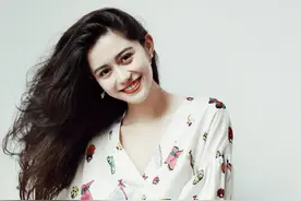 小说：前妻父亲病危，前夫正装赶来给前妻送结婚请柬图片