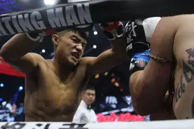 中国新生代拳王郑州踢馆 《真武魂》战鼓声震少林图片