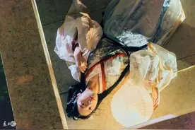 小说：宫宴上，女子表演舞剑惊艳全场，谁料舞毕后被皇帝严惩图片