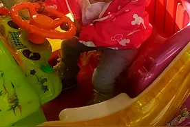 宝宝第一次坐摇摇车视频封面