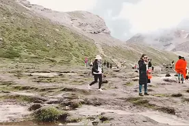 这就是邓超说的稻城亚丁景区，我去过[可爱]