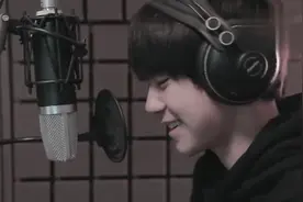 易烊千玺献唱《宝贝》，声音好苏，听完我的心都化了~