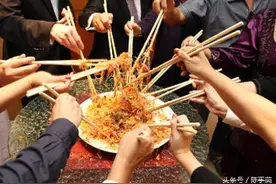 中国人给外国人夹菜是怎样一种尴尬？图片