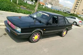 驾校的 “桑塔纳汽车”被校长改装之后，感觉很是不错！图片