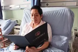 怒赞！内江这位高位截瘫16年的残疾人，竟在轮椅上发明出这个图片