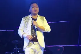 星光大道评委器乐达人范文泽荥阳见面会 激情表演嗨翻现场图片