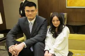 姚明奥尼尔艾弗森携手入选名人堂 回顾生涯谁更令你动容图片