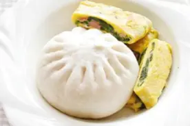 四个鸡蛋就能卷成厚蛋烧饼 简单操作不粘锅 一学就会视频封面