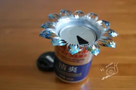 什么都会败给心灵手巧的人，家居易拉罐烟灰缸的做法讲解步骤图片