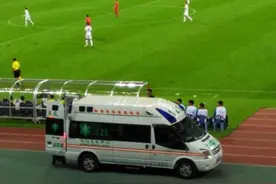 救护车进场，曾诚被送至医院紧急治疗图片