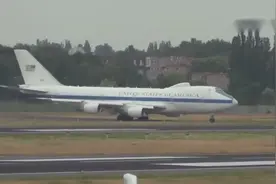 美国E-4B“末日飞机”升空，能在空中持续飞行数日视频封面