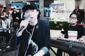 抖音最火摩登兄弟《纸短情长》，怀念那段青春岁月
