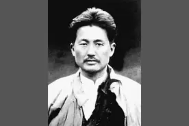 军网评论：平均每走300米就有人牺牲，他们为什么还愿走下去？图片