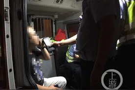 儿子开学住校 爸爸喝酒庆祝“自由”出大事了……图片