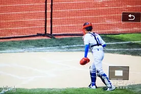 [TFBOYS][分享]160908 软萌的尹柯学长 锅盖头和头盔更配哦！图片