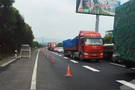 重庆高速推货车非现金支付业务 刷卡出行通行费99折优惠图片