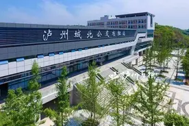 速读泸州0831泸州城北公交枢纽站完工，预留高铁站对接口图片