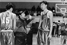 姚明在名人堂发言致谢王治郅，两个人是怎样的关系图片