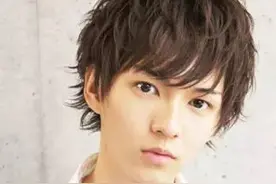 头发有这些特征的人，很是聪明，可以铸就不凡图片