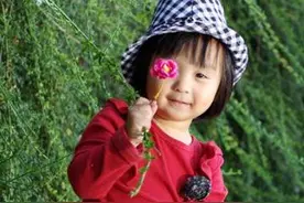 “爱我你就抱抱我”就是许笑语唱的，你们见过她的庐山真面目吗图片