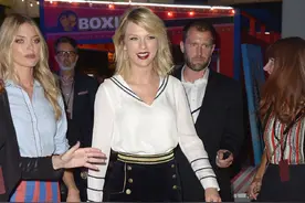 女神泰勒最新美图曝光，这身真的超级无敌美少女战士！图片