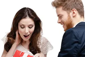 新来的女同事被传睡领导上位！大家私下这样评价她图片