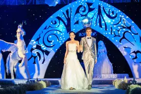 婚礼断电20次，现场成了迪斯科舞厅，新娘当场抹泪！图片