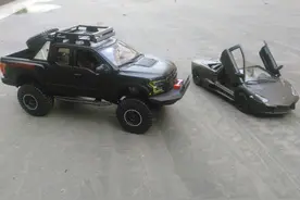 兰博基尼雷文顿VS福特猛禽F150改装版图片