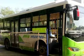 凤翔县近日新增12辆纯电动公交车图片