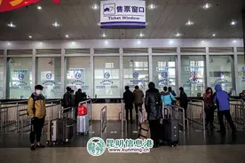 东部北部西北部客运站停发班车 南部客运站正常发车图片