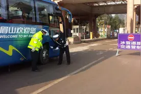 有冰！峨眉山自驾车不能进山 西昌去泸沽湖班车停运图片