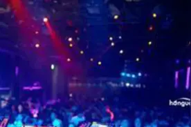 老歌《别问我是谁》舞曲版唤醒多少人青春的记忆，还是那么好听！