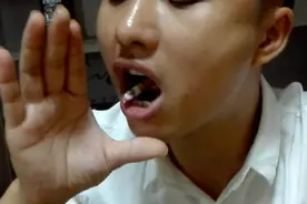 魔术教学一点燃香烟吞进嘴里，泡妞必学小魔术