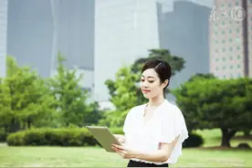 小说：我看村花洗衣服，她喊我：好看吗？帮我挑担水饶了你图片