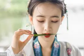 小说：少女在客栈苦苦等待心上人，八十年后，把我认成情郎黏上来图片