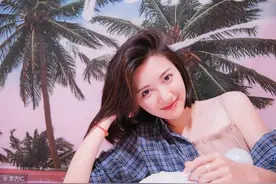 小说：她和男人比赛打电玩输了，男人让她闭上眼睛亲了她作为惩罚图片